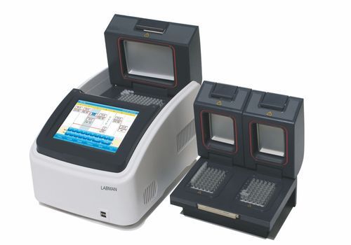 نمایی از دستگاه Gradient Thermocycler PCR
