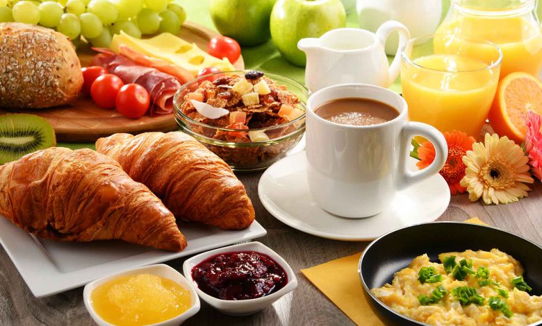 مناسب‌ترین زمان برای صرف صبحانه چه زمانی است؟